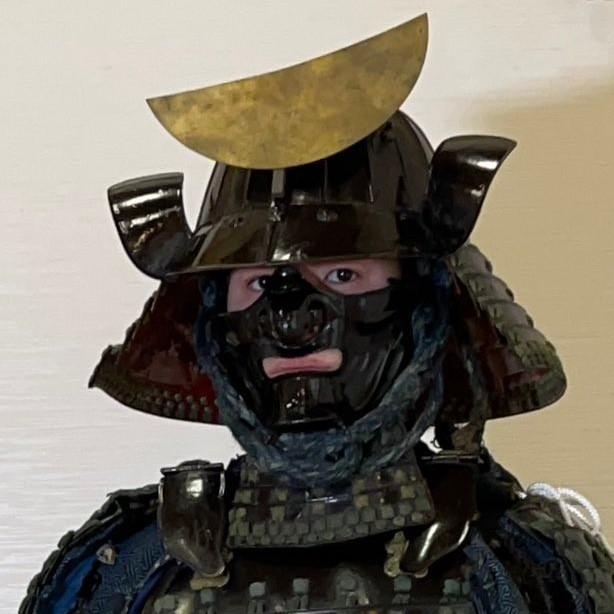 両親のお望み通り身を固めました（左近大夫さん提供）