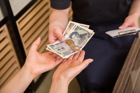 停電やネットワーク障害が起きれば現金払いのみになる事態も※画像はイメージです(buritora/stock.adobe.com)