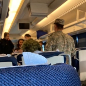 国境近くで荷物検査が始まりました。車内からおしゃべりが消えました（ニチャード・リクソンさん提供、一部トリミング）