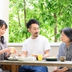 「夫の実家への帰省」…気が重いですよね　※画像はイメージです（kapinon/stock.adobe.com）