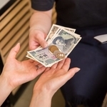 停電やネットワーク障害が起きれば現金払いのみになる事態も※画像はイメージです(buritora/stock.adobe.com)