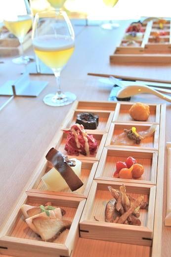 季節に合わせた前菜の盛り合わせ＝いずれも広島県三原市、瀬戸内醸造所