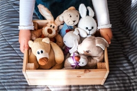 赤ちゃんの頃、一緒に過ごしたぬいぐるみ　※イメージ写真（Evgeniia/stock.adobe.com）