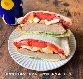 具材がこれでもか！ともりもり詰め込まれたホットサンド（画像提供：annkoさん）