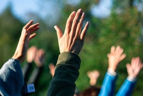 カルト宗教が持つ魅力とは※画像はイメージです(Valmedia/stock.adobe.com)