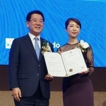 「全羅南道名誉広報大使」を委嘱された新開ミヤ子さん