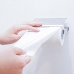 トイレットペーパーの「シングル」と「ダブル」…どちらが好みですか？　※画像はイメージです（maroke/stock.adobe.com）