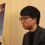 最新作「すずめの戸締まり」について語る新海誠監督＝神戸市内