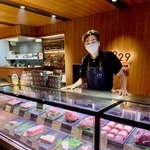 「肉のテーマパークをつくりたかった」という鈴木颯太店長