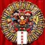 谷口さんが作った開店祝いの熊手　※写真の一部を加工しています（「駄菓子屋ROCK」谷口齋隆さん提供）
