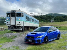 クハ115-1106と愛車のツーショット（利根川智史さん提供）