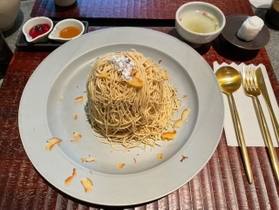 大人でも驚く豪華なモンブラン（提供）