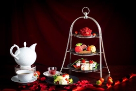 見た目も楽しい「Special Afternoon Tea Set～Strawberry Rose Chocolate～