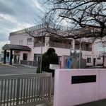 １歳児への暴行容疑で逮捕された保育士3人が勤務していた静岡県裾野市の私立「さくら保育園」（撮影・小川泰平）