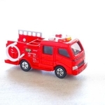 おもちゃの消防車のイメージ(theghan/stock.adobe.com)