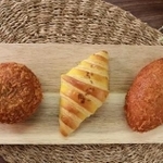 揚げカレーパンとスパイスクロワッサン