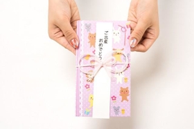 出産祝いをもらったら…内祝いする？しない？　※写真はイメージ（boarder/stock.adobe.com）