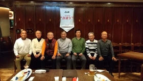 掛布さんを中心に7人で井坂さんを偲んだ
