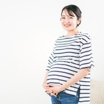 妊婦さんのお腹だからって無断で触るのはNGです（イメージ画像）