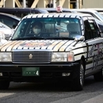 車庫から現れた4号車の雄姿。年季が感じられます