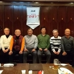 掛布さんを中心に7人で井坂さんを偲んだ