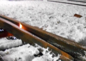 「ポイント融雪器の炎です。火事ではありません」（山陽電鉄提供）