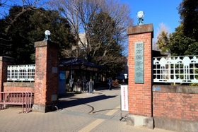 予算不足のため、練習用ピアノの撤去を決めた東京藝術大学(vacant/stock.adobe.com)