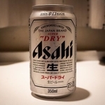 アサヒスーパードライのイメージ写真(Koshiro/stock.adobe.com)