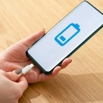 バッテリー交換大丈夫ですか？（naka/stock.adobe.com）