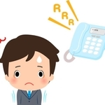 電話機の着信音にギョッとするビジネスマン　※イメージ（logistock/stock.adobe.com）