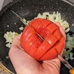 日本でも空中切りしているという方は一定数いるのではないでしょうか（岡根谷実里さん提供）