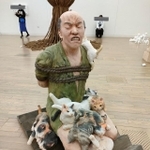 「5美大展」で脚光を浴び、SNS上で大きな注目を集めた「猫抱き」（4139さん提供）