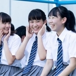 最近の女子中高生に何をあげたら喜ばれるのでしょうか　※画像はイメージです（milatas/stock.adobe.com）