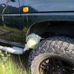 タイヤの上に置かれたキャベツ（もっさんさん提供）