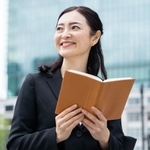 転職先の新しい職場では、「前払退職金」が支給されるそうです。どう増やしていけばいいのでしょうか　※画像はイメージです（ponta1414/stock.adobe.com）