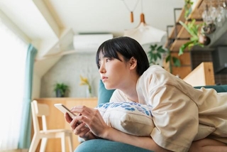 一人暮らしでも貯金できる方法は？　※画像はイメージです（One/stock.adobe.com）