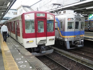 近鉄と南海が肩を並べる河内長野駅
