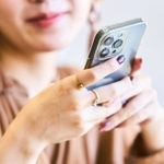 中古市場も盛り上がる「iPhone」※画像はイメージです（ kikuo / PIXTA)