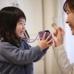 お小遣いを渡している理由は？　※画像はイメージです（yamasan/stock.adobe.com）