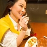 非喫煙者に比べ"喫煙者"は「外食頻度」が2倍　※画像はイメージです（Paylessimages/stock.adobe.com）