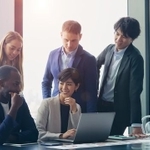 外資系企業と聞くと、あなたはどんなイメージを描きますか？（metamorworks/stock.adobe.com）