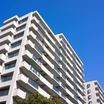 新築マンションは竣工前から販売を開始するのが一般的ですが…　※画像はイメージです（Paylessimages/stock.adobe.com）