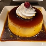 インザシーの通常サイズのプリン。これでも結構大きいです