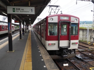 道明寺駅で南大阪線に接続する
