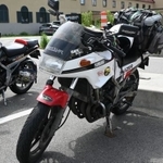 ヤマハFZ250フェーザー。フェザー（軽い）ではなくて、フェーザー（フェイズ、新たな章）という意味です