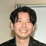 NHK紅白歌合戦の出場について、報道陣の質問に笑顔を見せる星野源＝2022年12月撮影