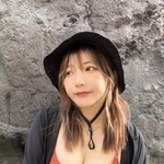 YouTubeチャンネル「青ヶ島ちゃんねる」を運営するKAEさん（提供）