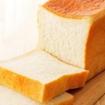 何枚切りの食パンが好きですか？　※画像はイメージです（Nishihama/stock.adobe.com）