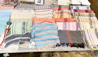 若い世代のデザイナー、クリエイターが手がけた商品もたくさん！