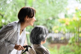 介護休業給付は家族の心のケアにも使えます　※画像はイメージです（kapinon/stock.adobe.com）